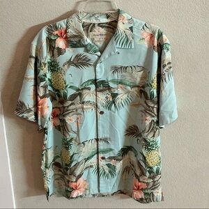 Tommy Bahama Light Blue Short Sleeve Men's Camp Shirt- Size Medium